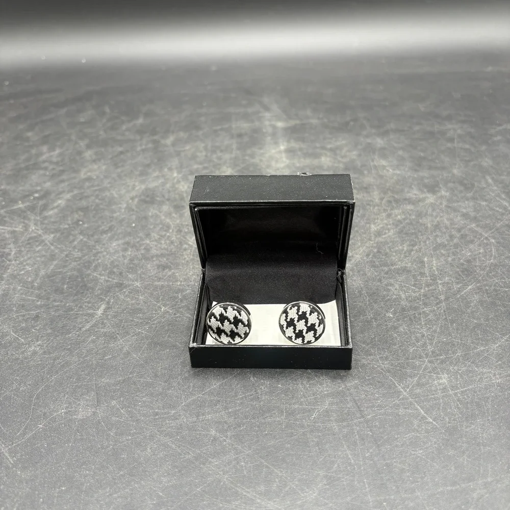 Vtg Cufflinks Mens Houndstooth Round Silver Tone Black White Patterned Studs